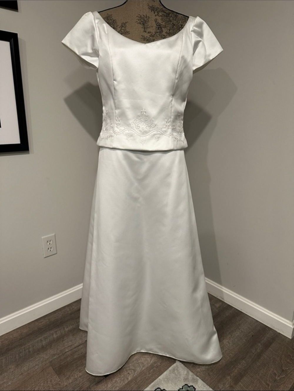 Jordan Limited White Satin Two-Piece short sleeve Bridal Gown Size 14